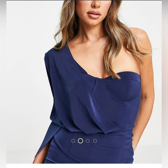 Lavish Alice one shoulder cape midi dress in navy Size 4 - Picture 2 of 9